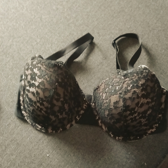 Warner's Other - COPY - Bra warners 34D black and beige